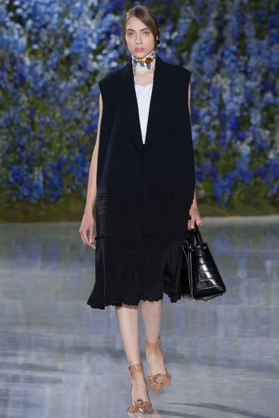 Look 7